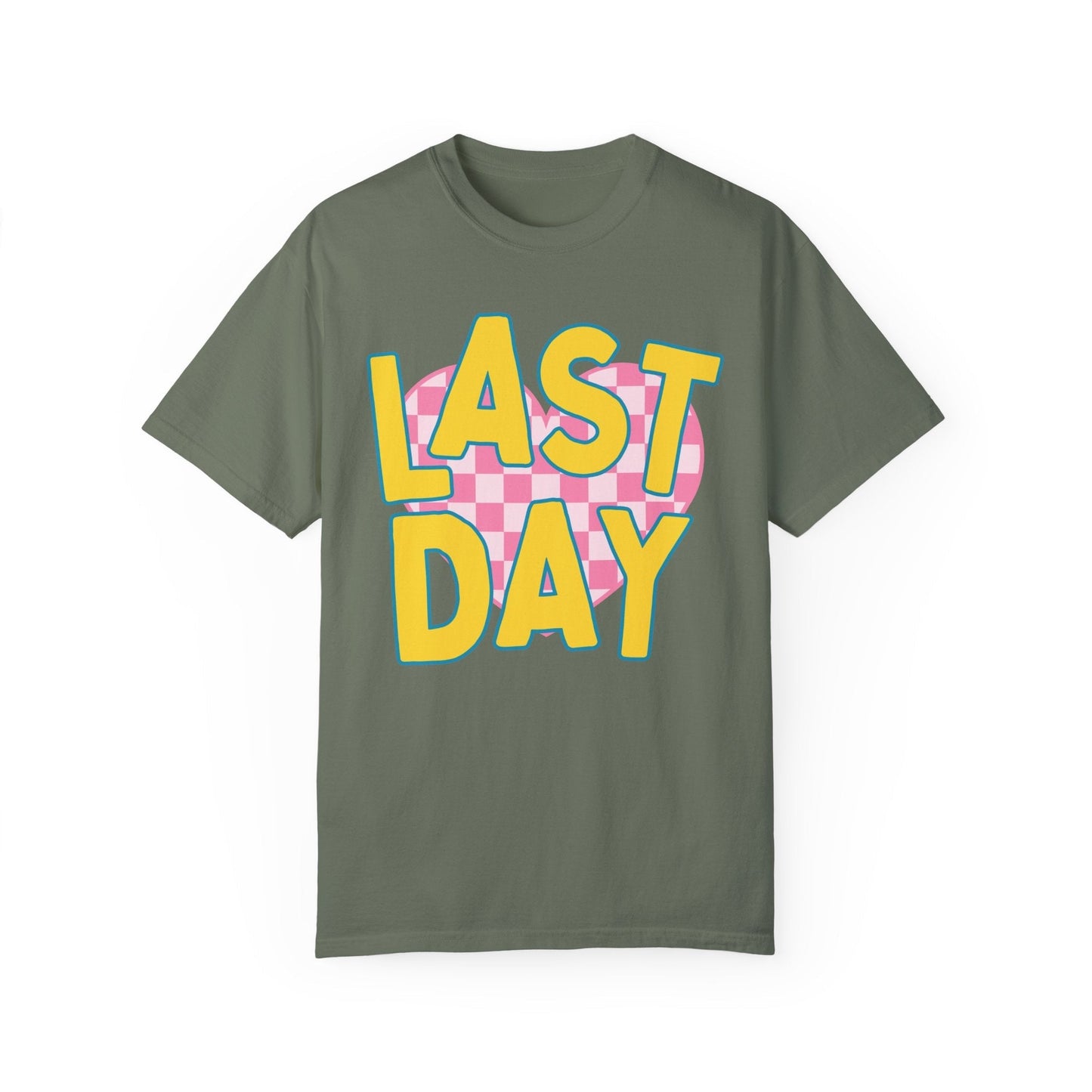 Last Day of School Teacher T-Shirt - Retro Aesthetic Class Dismissed, Comfort Colors
