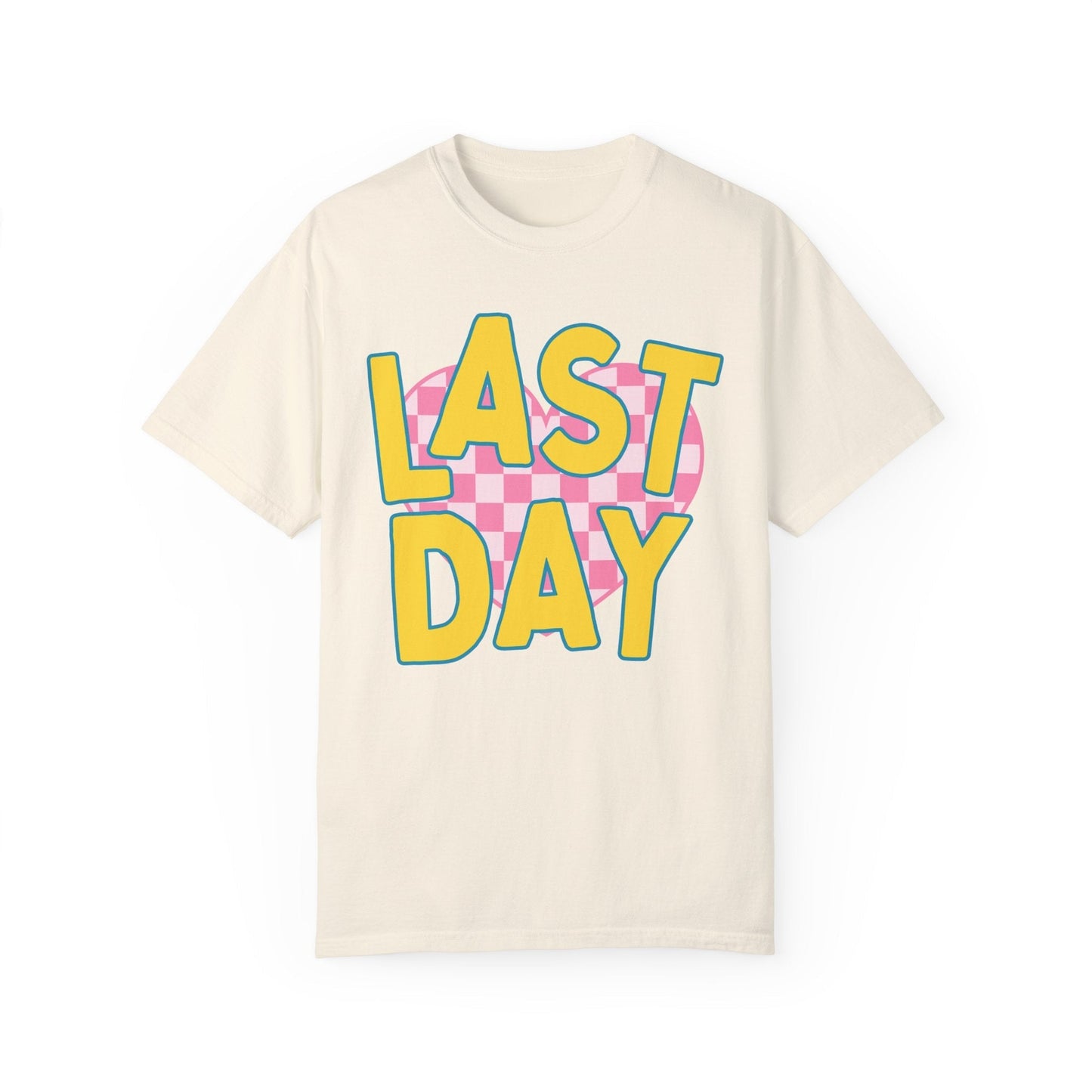 Last Day of School Teacher T-Shirt - Retro Aesthetic Class Dismissed, Comfort Colors