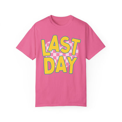 Last Day of School Teacher T-Shirt - Retro Aesthetic Class Dismissed, Comfort Colors