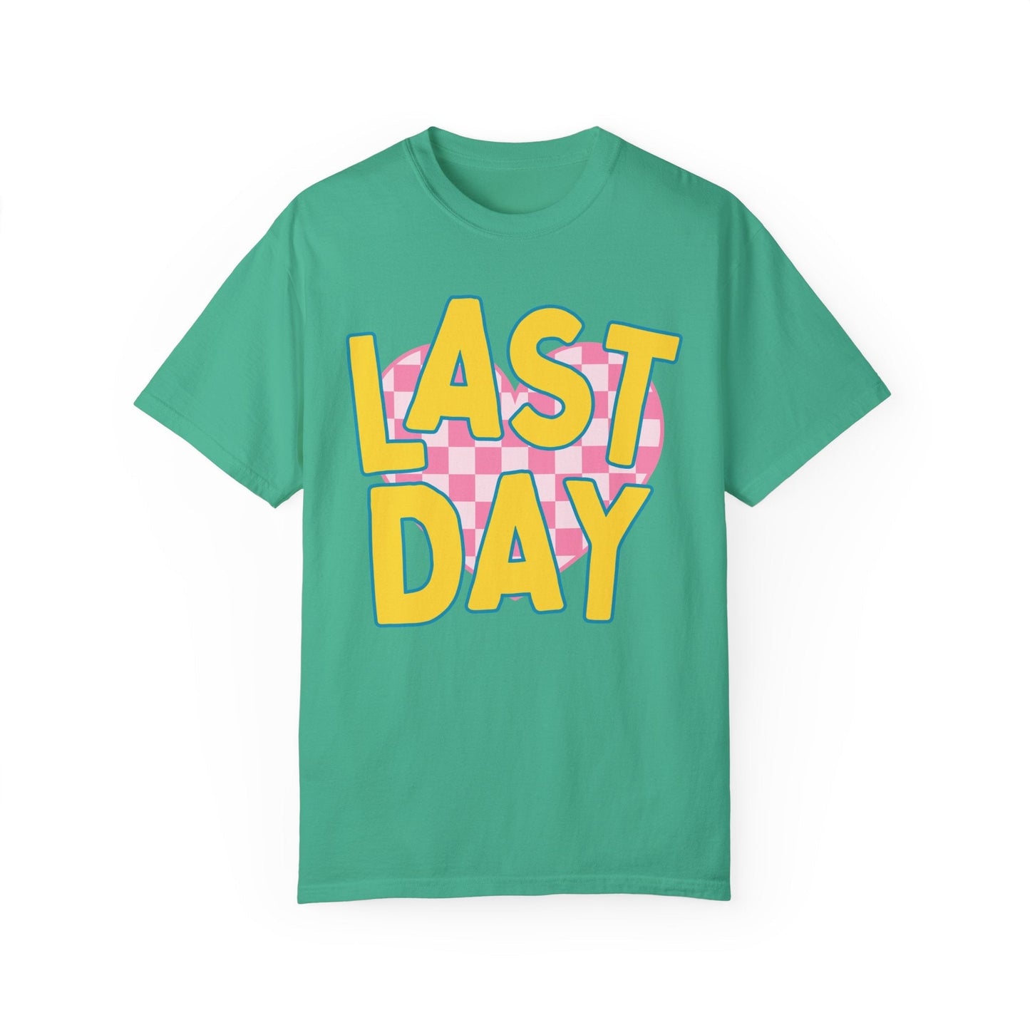 Last Day of School Teacher T-Shirt - Retro Aesthetic Class Dismissed, Comfort Colors