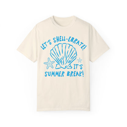 Last Day of School Beach T-Shirt - Hello Summer Aesthetic, Kindergarten Crew, Comfort Colors