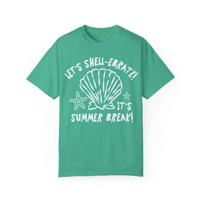 Last Day of School Beach T-Shirt - Hello Summer Aesthetic, Kindergarten Crew, Comfort Colors